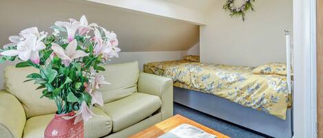 1 bedroom, bed sheets