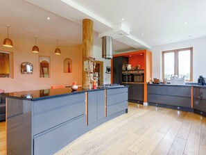 Lave-vaisselle, chaise haute, congélateur