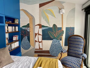 2 chambres, coffres-forts dans les chambres, bureau