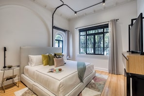 King David´s Room | Egyptian cotton sheets, premium bedding, minibar, in-room safe - UTOPIC Campos Elíseos by ULIV (Mexico City)