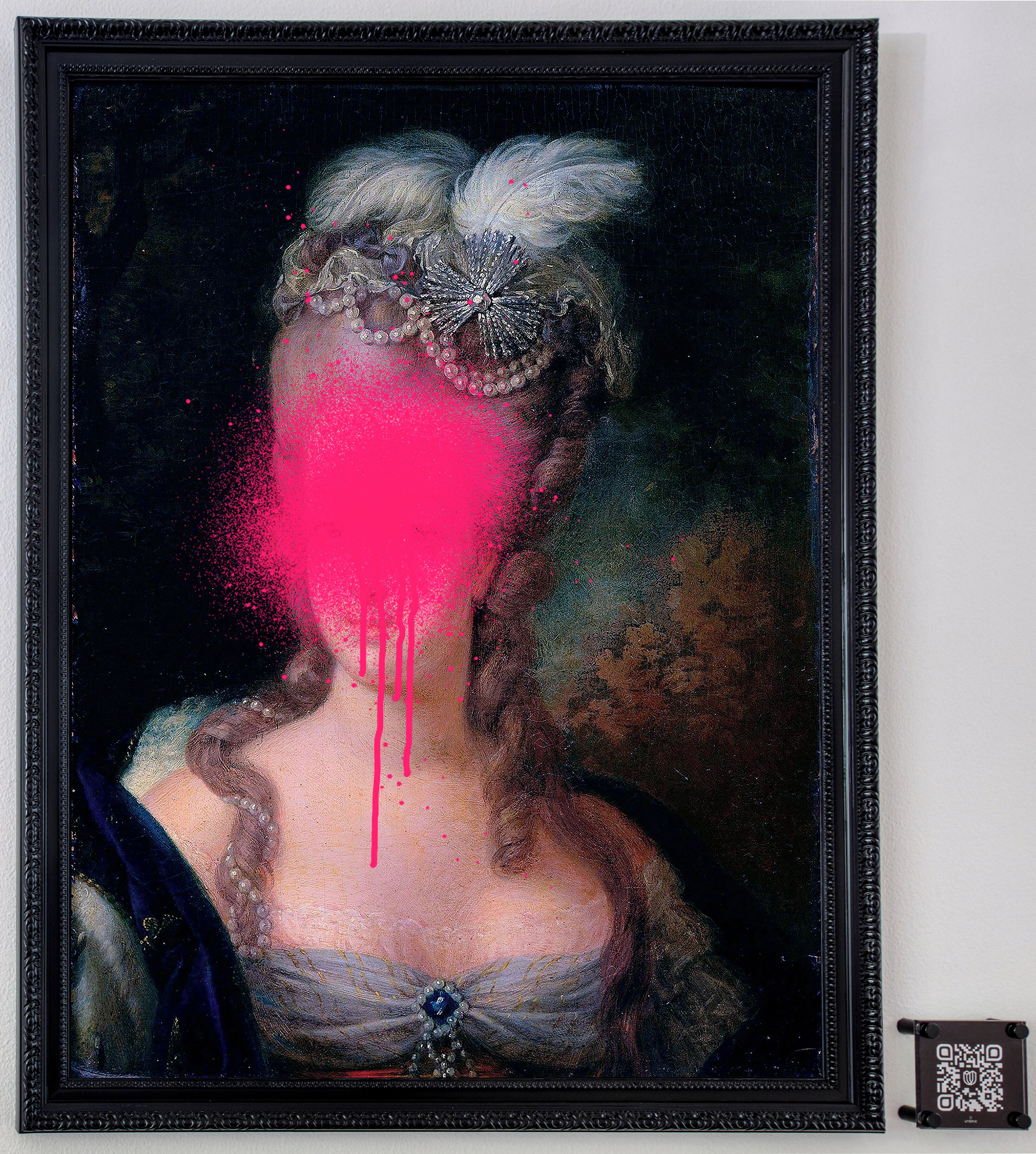 Une œuvre d’art encadrée, avec un code QR situé dans le coin inférieur droit.
