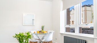 Sandeman by Central Serviced Apartments - 3 Double Beds