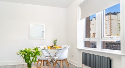 Sandeman by Central Serviced Apartments - 3 Double Beds