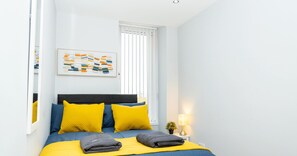 2 عدّة غرف نوم ومكواة/لوح كي وواي فاي مجانًا