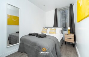 2 makuuhuonetta, silitysrauta/-lauta, ilmainen Wi-Fi