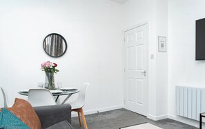 Smart TV - Trades Lane by Central Serviced Apartments - City Centre (Dundee)