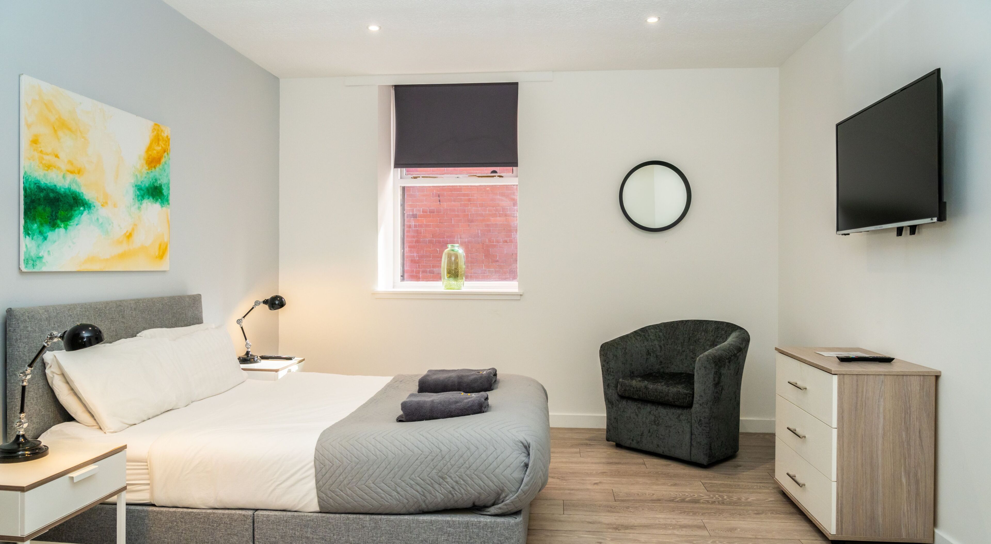 2 chambres, fer et planche à repasser, accès au Wi-Fi (inclus)