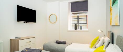 2 bedrooms, iron/ironing board, free WiFi