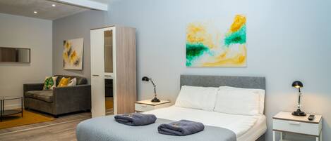 2 Schlafzimmer, Bügeleisen/Bügelbrett, kostenloses WLAN