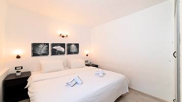 Deluxe Apartment | 1 bedroom, in-room safe, iron/ironing board, free WiFi