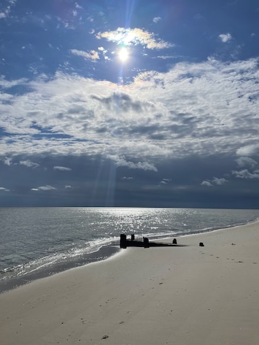 Cozy Little Blue Cottage by the Bay