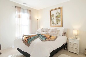 3 bedrooms, in-room safe, desk, iron/ironing board
