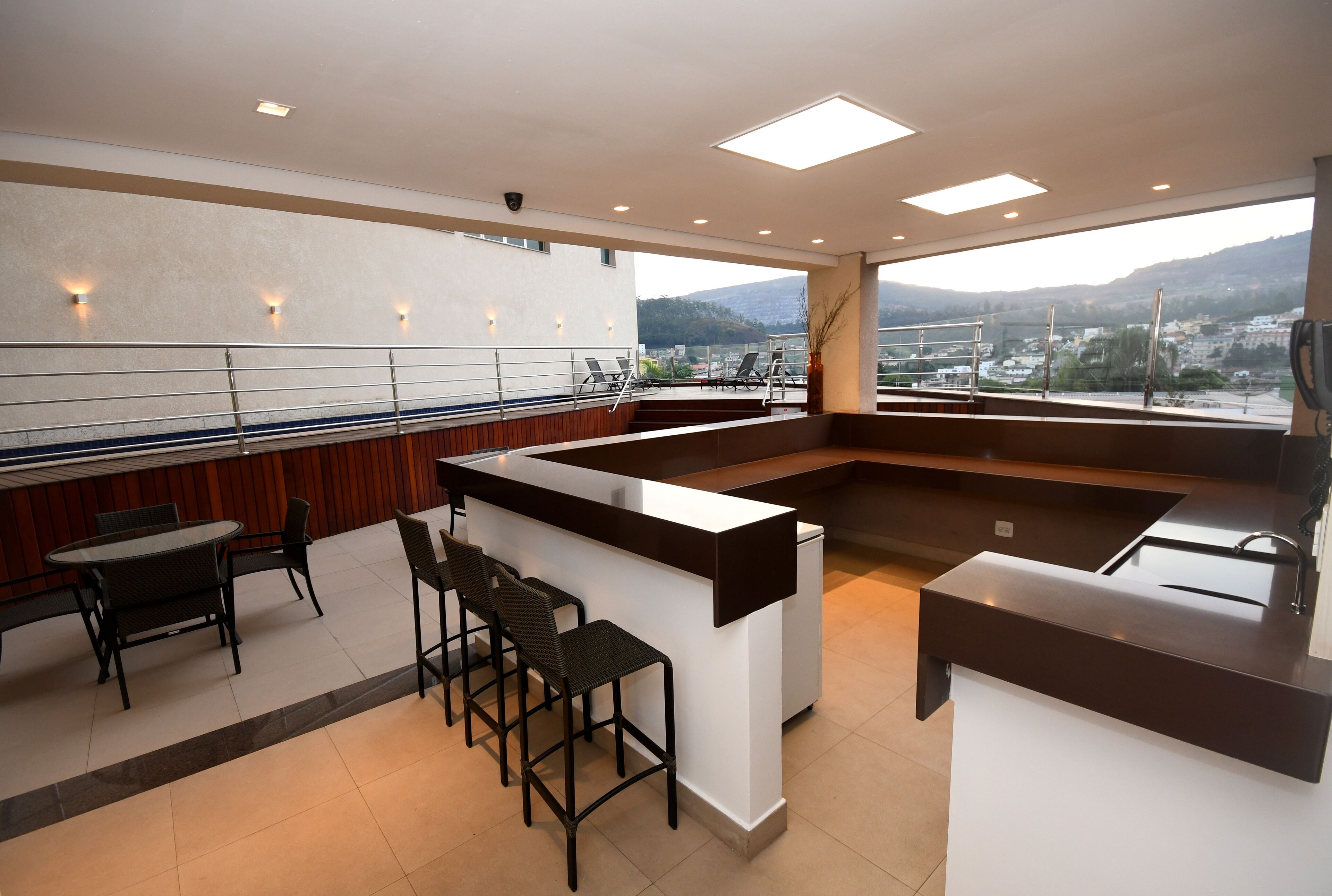 Poolside bar