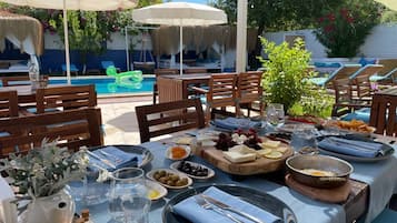 Desayuno continental incluido todos los días