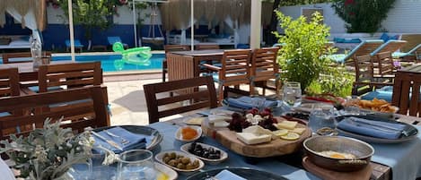 Petit déjeuner continental compris tous les jours