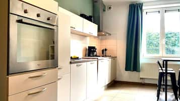 Căn hộ Tiêu chuẩn | Bếp riêng | Tủ lạnh, lò vi sóng, lò nướng, bếp nấu