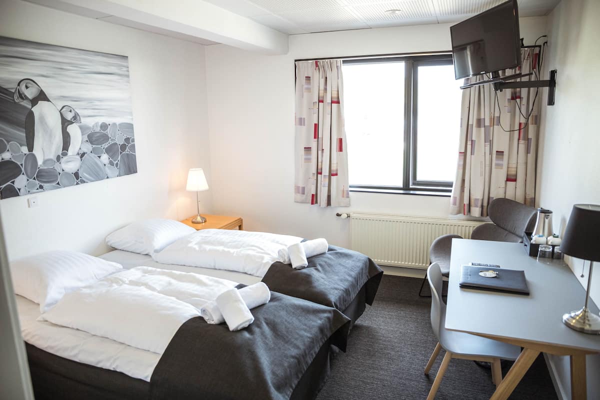 Double Room | Hypo-allergenic bedding, desk, laptop workspace, free WiFi