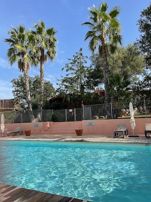 Piscine extérieure, piscine chauffée