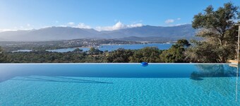 Exceptional villa with splendid sea view