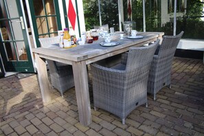 Outdoor dining - Buitenplaats 109 (Callantsoog)