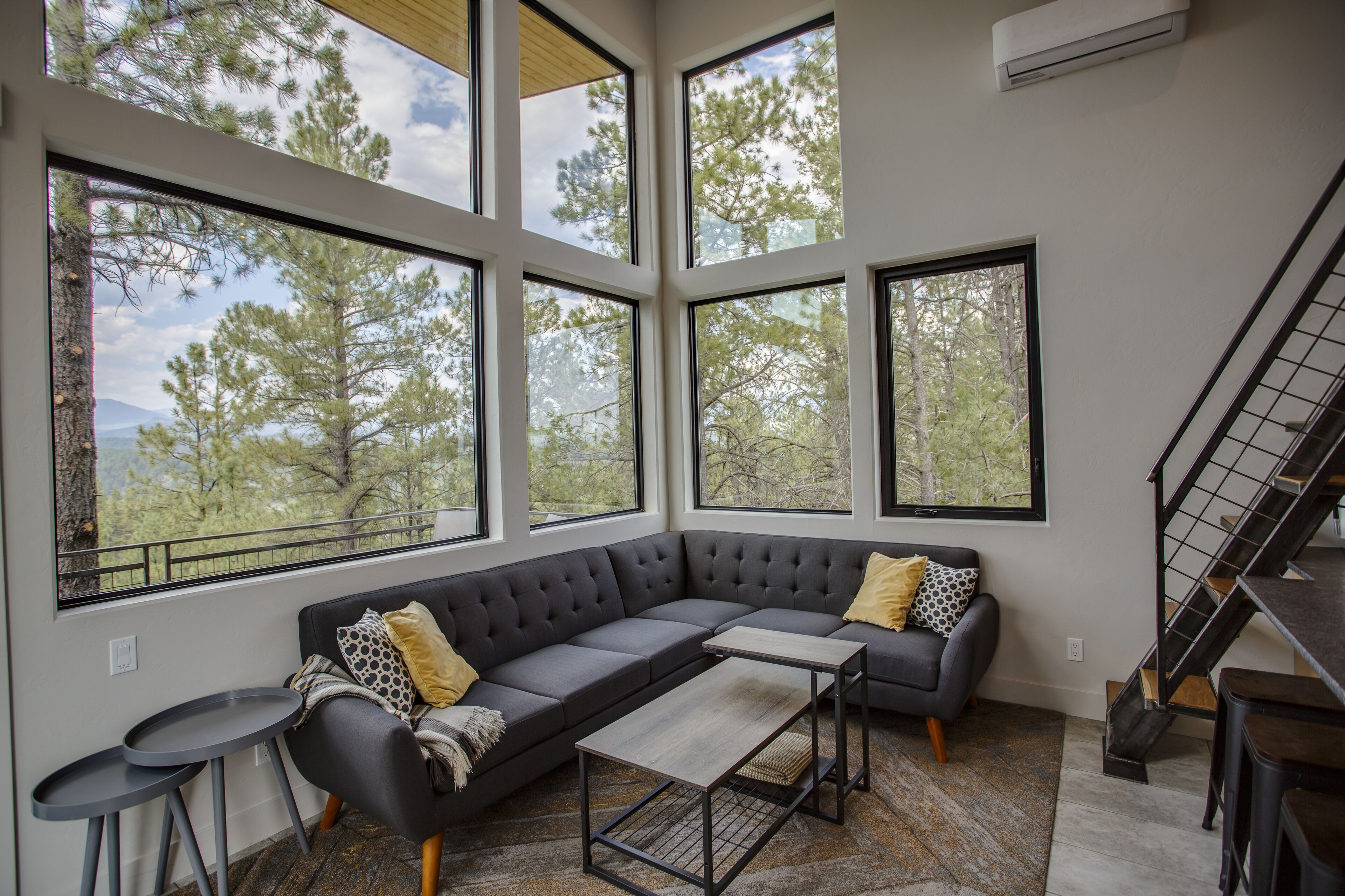 Eagle Peak Cabin- best views and private trail