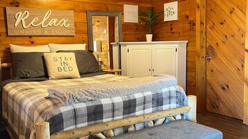 1 bedroom, desk, free WiFi, bed sheets