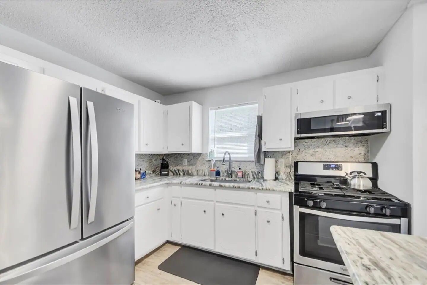 Perfect Private Getaway in Beautiful Pine Bluff!