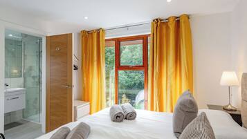 4 bedrooms, free WiFi, bed sheets