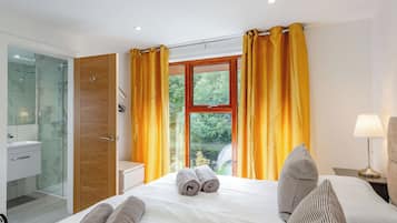 4 bedrooms, free WiFi, bed sheets