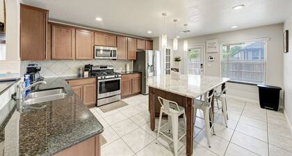 2 Story 4 Bedroom Modern Home near Kalahari Resort