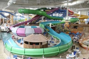 Pool - Austin Alternative Perfect for Large Families (Round Rock)