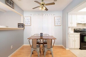 Dining - Austin Alternative Perfect for Large Families (Round Rock)