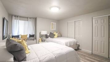 3 bedrooms, desk, iron/ironing board, travel crib