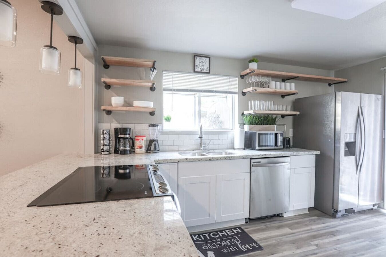 Refrigerador, microondas, horno y parrilla de estufa 