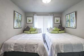 3 bedrooms, desk, iron/ironing board, travel cot