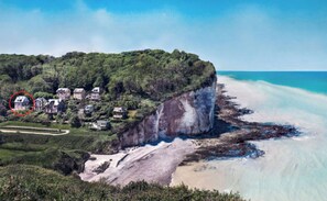 Beach nearby - Seaside villa in Normandy, exceptional setting (Saint-Pierre-en-Port)