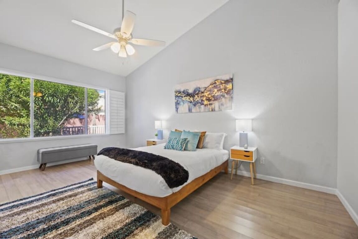 💙Stylish & Modern💙 4Bed-2Bath, Pool, Pet-Friendly, Central