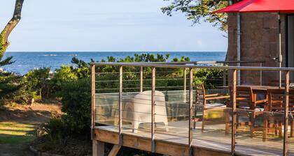 Maison âââ Ă Landrellec, rĂ©novation rĂ©cente, les pieds dans l'eau.