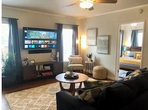 Smart TV, fireplace