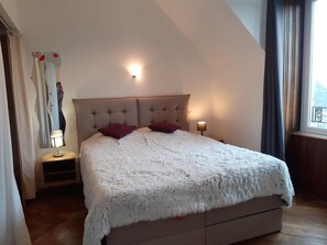 1 chambre, fer et planche à repasser, lit parapluie, Wi-Fi gratuit