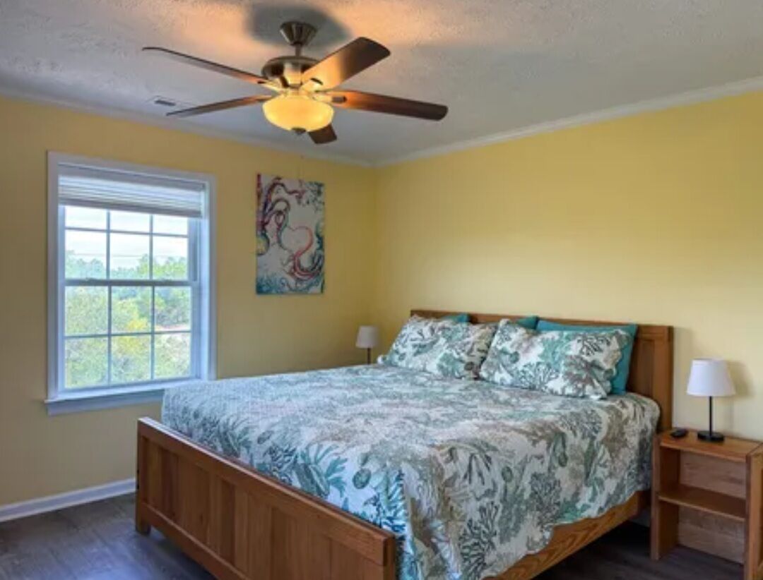 5 bedrooms, free WiFi, bed sheets, wheelchair access