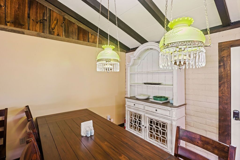 family getaway with hot tub and game room on 2 acres