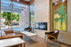 Apartment | 1 bedroom - Modern DT Condo Balcony Parking Gym Hot Tub (Calgary)