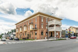 Apartment | 1 bedroom - Heritage Rideau 1Br Apartment Free Parking (Smiths Falls)