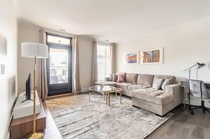 Apartment | 2 bedrooms - Presidential Suite (Smiths Falls)