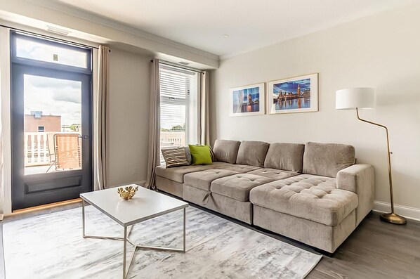 Apartment | 2 bedrooms - Presidential Suite (Smiths Falls)