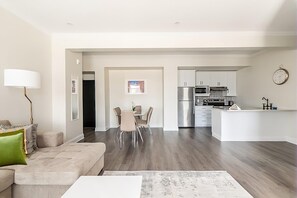 Apartment | 2 bedrooms - Presidential Suite (Smiths Falls)