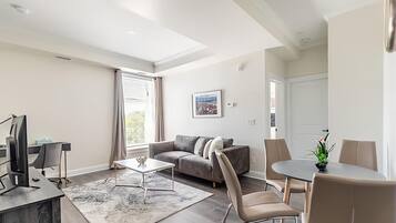 Apartment | 1 bedroom, travel crib