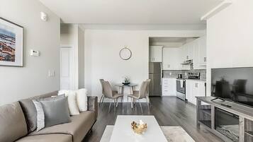 Apartment | 1 bedroom, travel crib