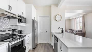 Apartment | 2 bedrooms, travel crib